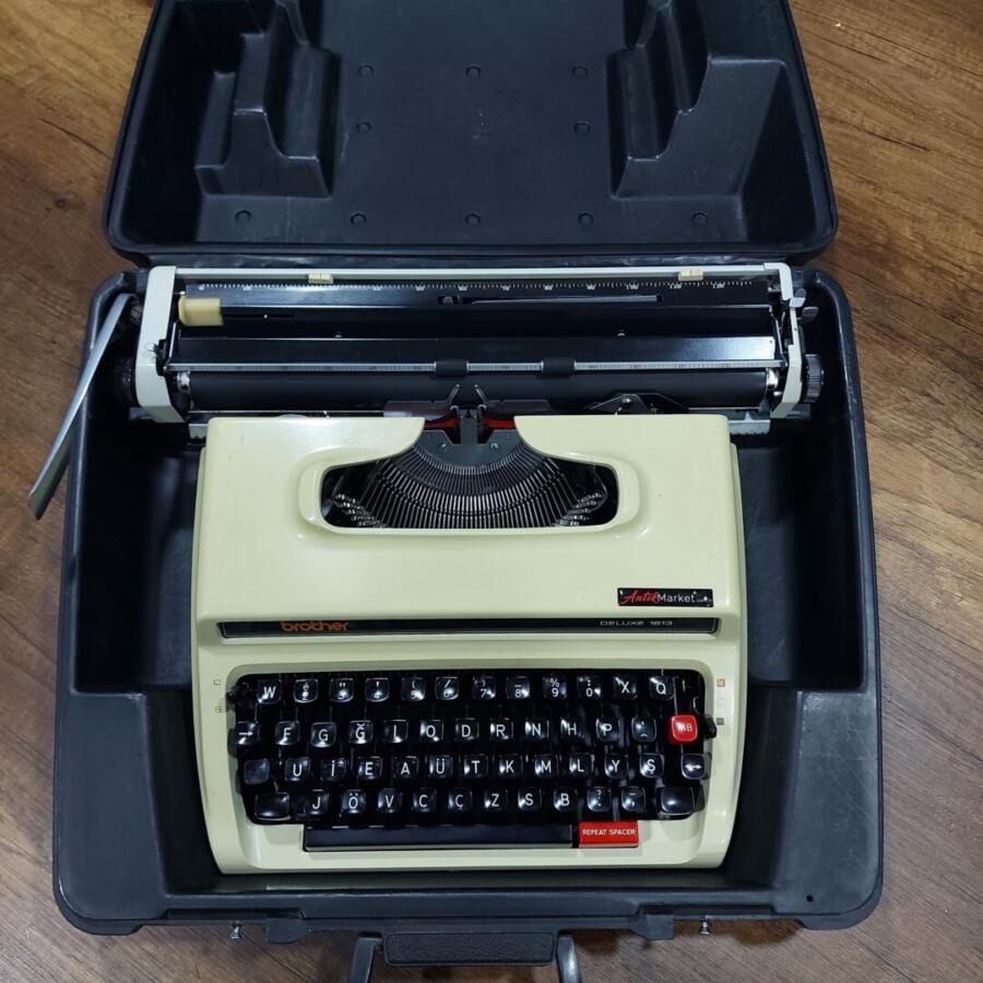 Brother delüx 1613 modeli Çantalı daktilo