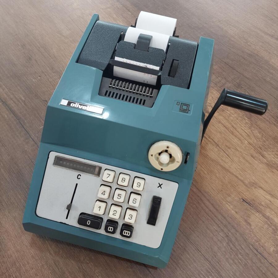 Olivetti mekanik hesap makinası Sıfır ayarında