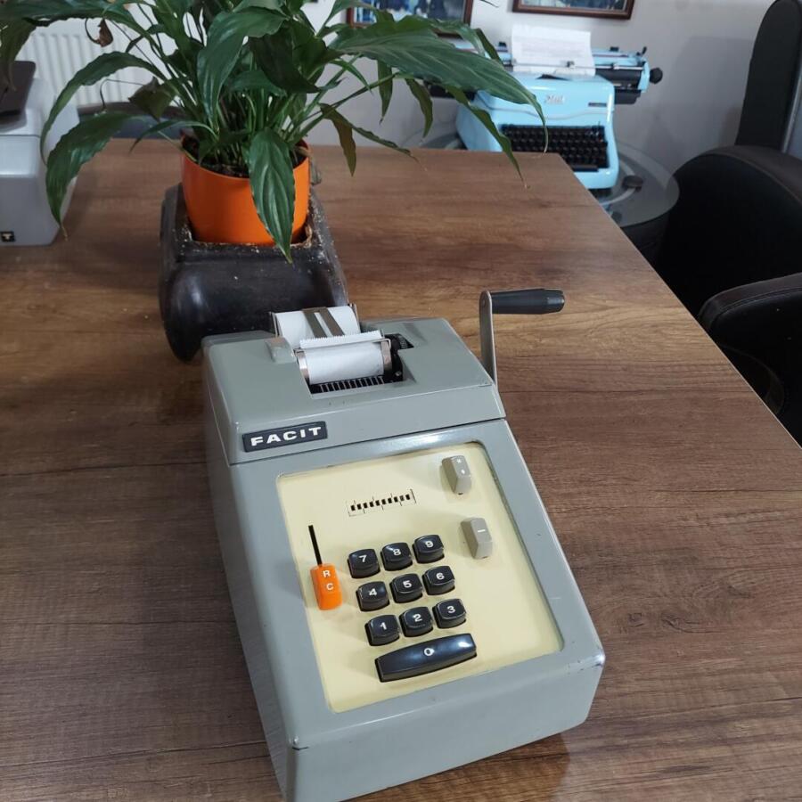 Facit H11C7 Facitlerin Babası 1963 model 1 yıl garantili