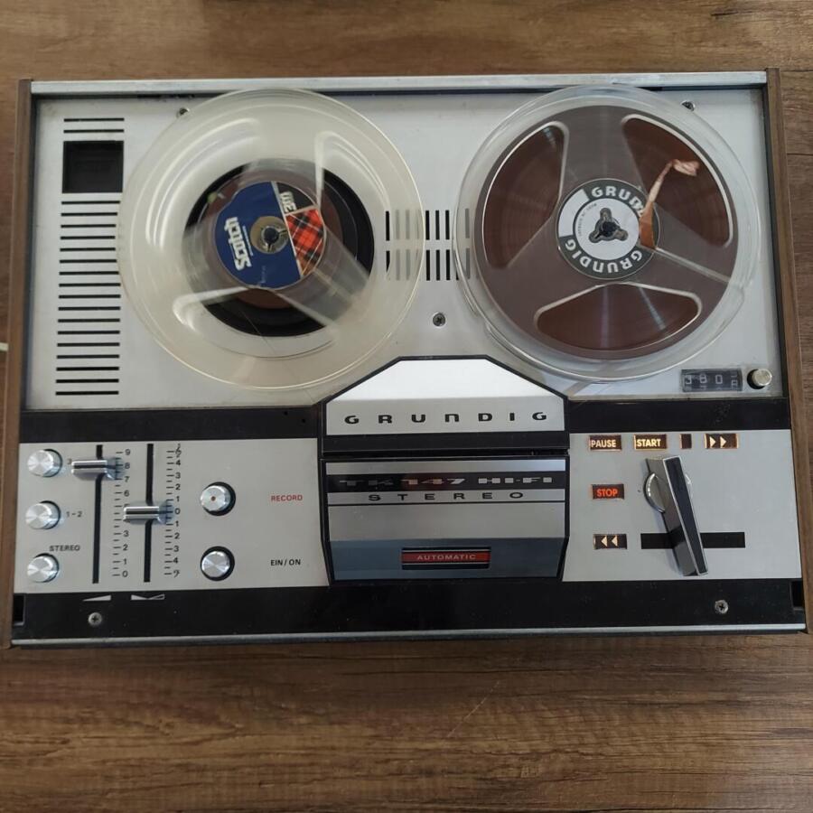Grundig TK 147 makaralı teyp