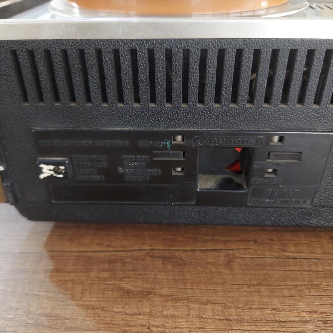 Grundig TK 147 makaralı teyp